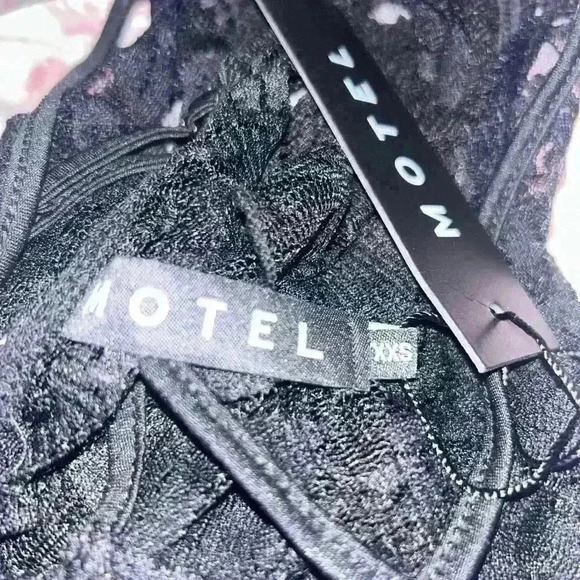 Motel Kasha Asymmetric Top Lace Jet Black XXS - Picture 6 of 6
